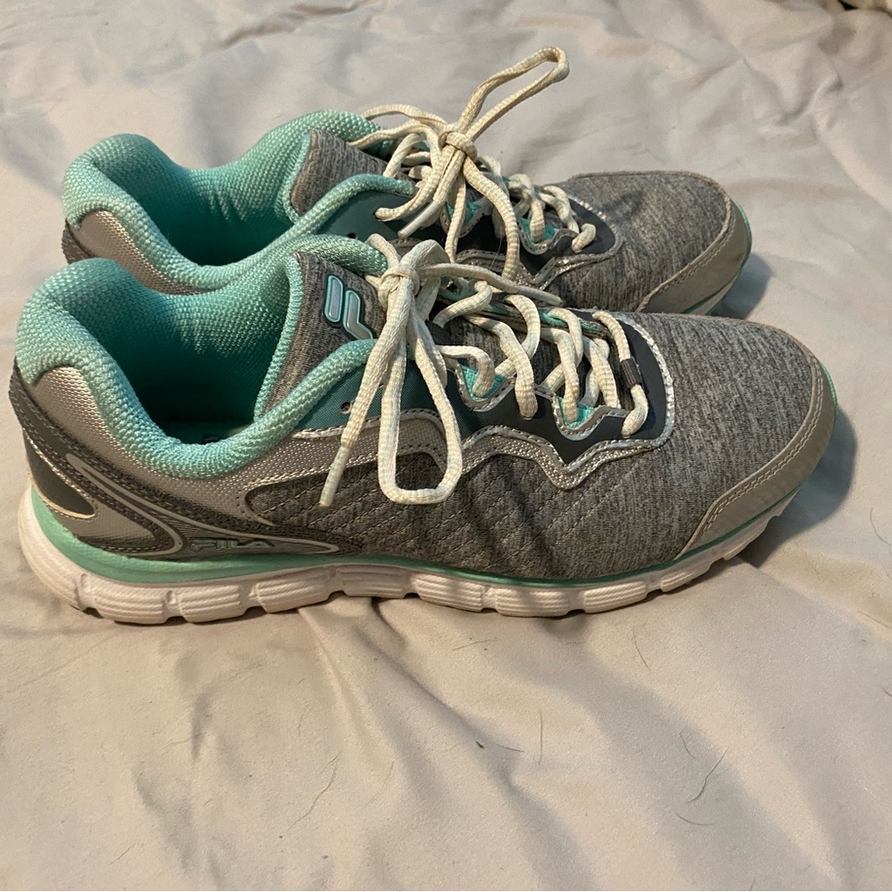 Fila Athletic Gym Shoes Gray and Teal Size 9.5